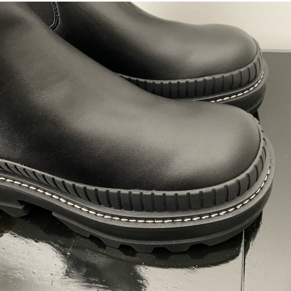 Charles & Keith Black Platform Boots - Picture 6 of 6